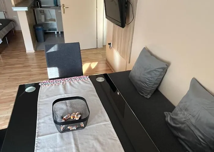 Charlie&blueberries 1